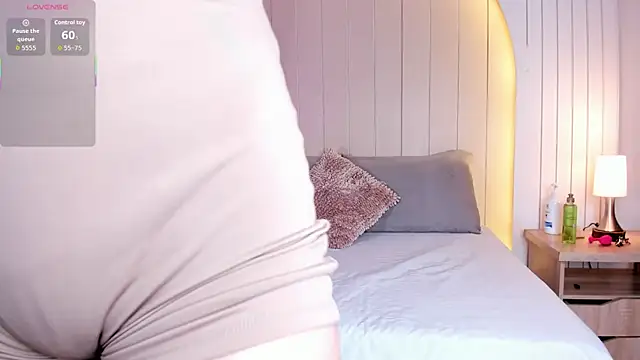 Snapshot of ALICESANDOVAL chatting on 03.11.26 ALICESANDOVAL online show from 03.11.26