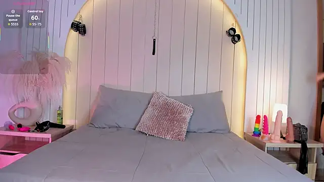 Snapshot of ALICESANDOVAL chatting on 03.18.26 ALICESANDOVAL online show from 03.18.26