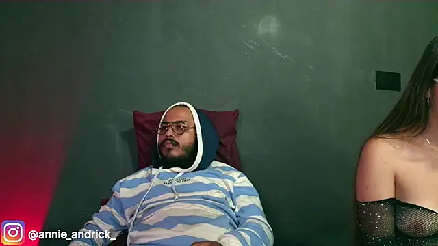  leda swan  online show from 11.05.25