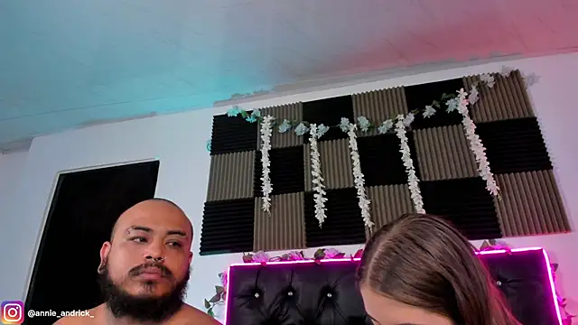 Snapshot of _leda_swan_ chatting on 05.25.26 leda swan online show from 05.25.26