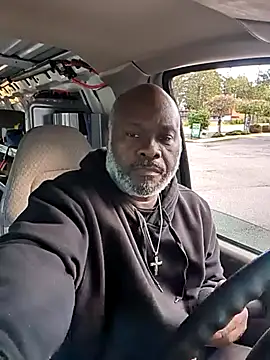 Snapshot of jamalcarter chatting on 10.27.25 jamalcarter online show from 10.27.25