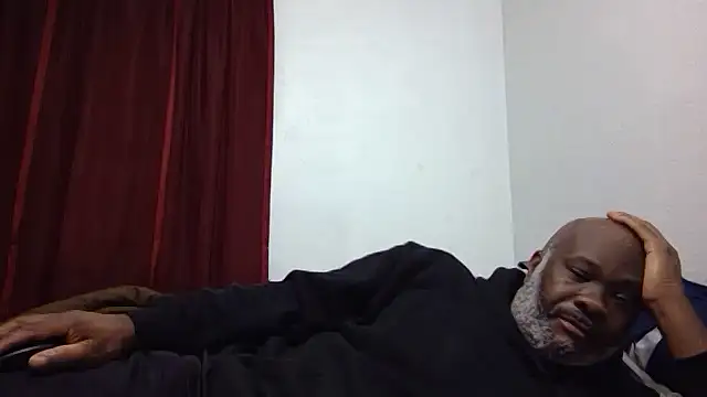 Snapshot of jamalcarter chatting on 12.02.25 jamalcarter online show from 12.02.25