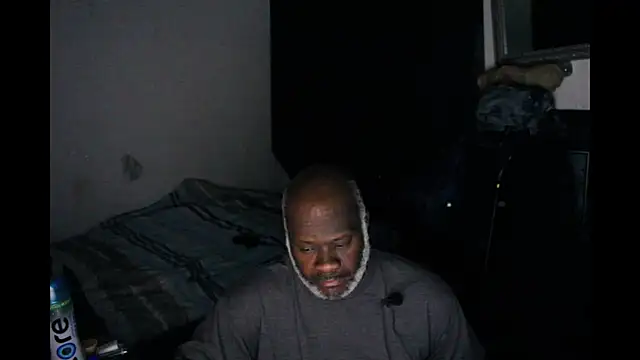 Snapshot of jamalcarter chatting on 12.23.25 jamalcarter online show from 12.23.25