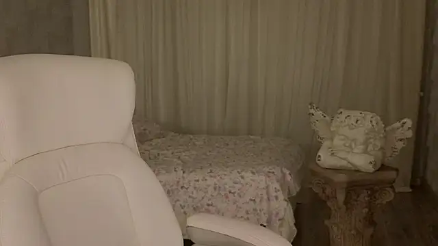 I am joss online show from 04.18.26