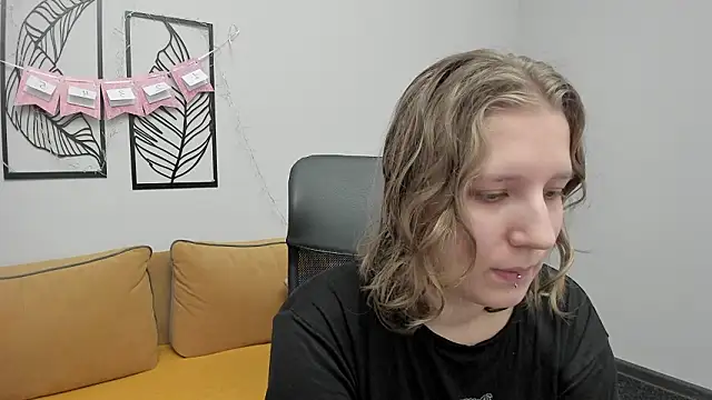 Hailey Foxy online show from 02.13.26