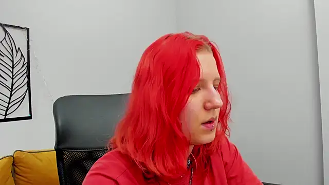 Snapshot of Hailey_Foxy chatting on 04.24.26 Hailey Foxy online show from 04.24.26