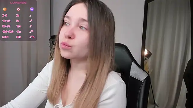 Lina Glow online show from 02.08.26