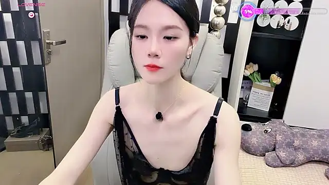 Snapshot of Yueyue-MM chatting on 06.15.26 Yueyue-MM online show from 06.15.26