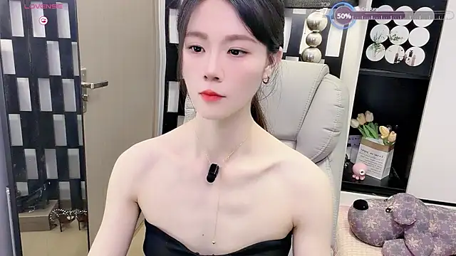 Snapshot of Yueyue-MM chatting on 06.18.26 Yueyue-MM online show from 06.18.26