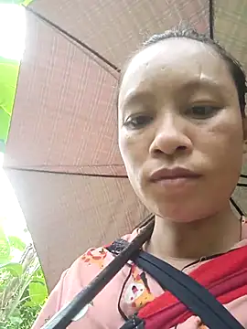 Snapshot of simi-lucy chatting on 09.25.25 simi-lucy online show from 09.25.25