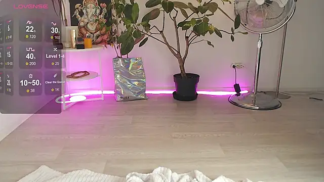 ChloeSummers online show from 10.17.25