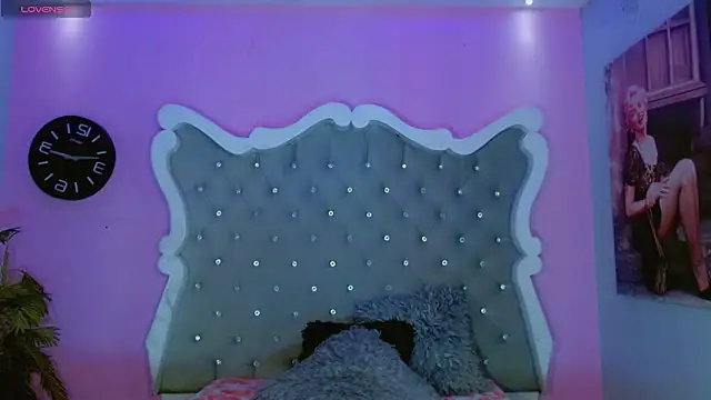 Snapshot of Honey_Moontsts chatting on 03.10.26 Honey Moontsts online show from 03.10.26