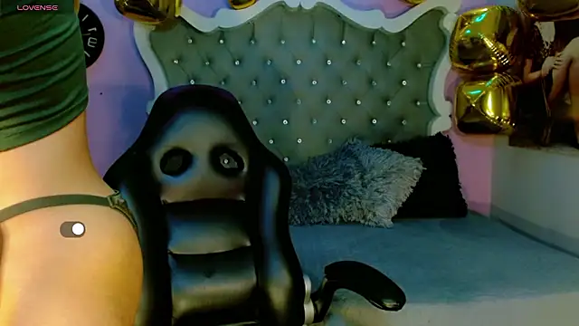 Snapshot of Honey_Moontsts chatting on 03.17.26 Honey Moontsts online show from 03.17.26