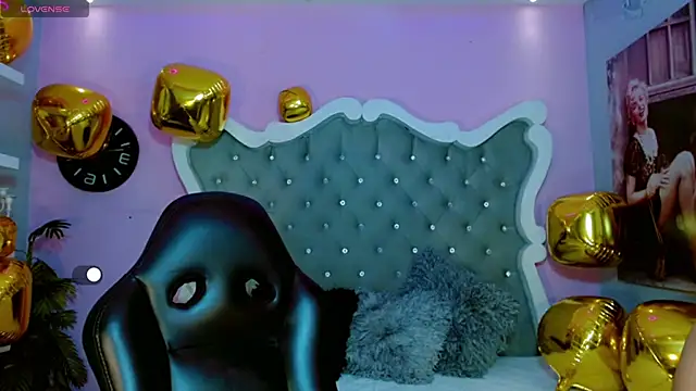 Snapshot of Honey_Moontsts chatting on 03.20.26 Honey Moontsts online show from 03.20.26