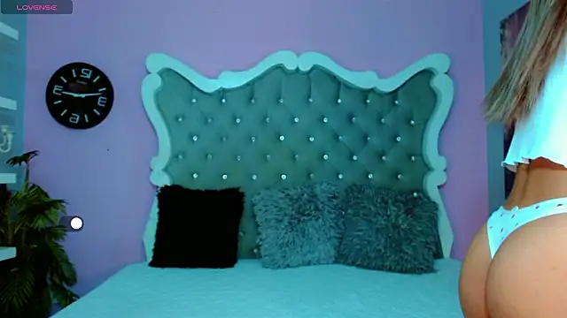 Snapshot of Honey_Moontsts chatting on 03.22.26 Honey Moontsts online show from 03.22.26