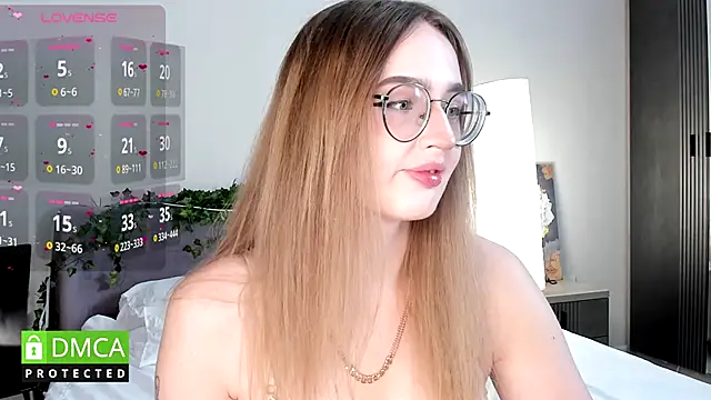 KyotoGlow online show from 10.05.25