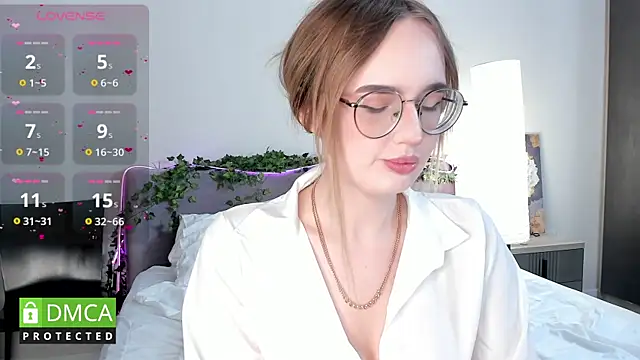 KyotoGlow online show from 10.06.25