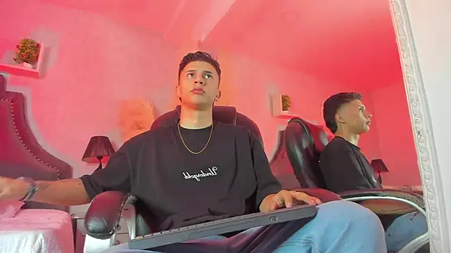 liaamsmiith  online show from 01.10.26