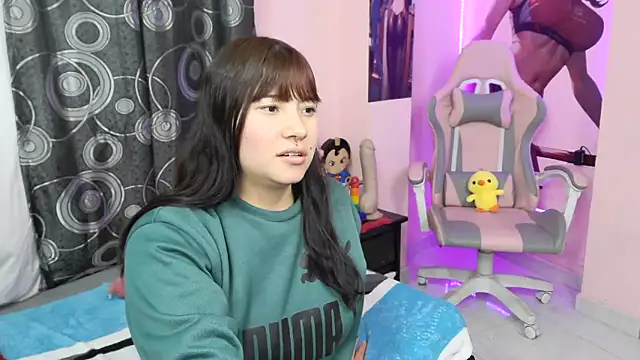 Snapshot of Zulema_R1 chatting on 02.24.26 Zulema R1 online show from 02.24.26