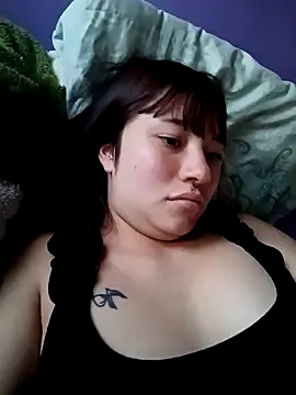 Snapshot of Zulema_R1 chatting on 04.08.26 Zulema R1 online show from 04.08.26