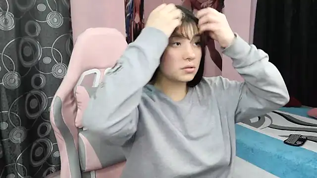 Snapshot of Zulema_R1 chatting on 04.14.26 Zulema R1 online show from 04.14.26