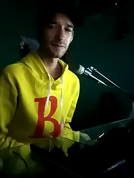 Snapshot of Couplesexa22 chatting on 11.24.25 Couplesexa22 online show from 11.24.25