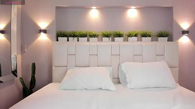 LunnaBlake online show from 02.04.26