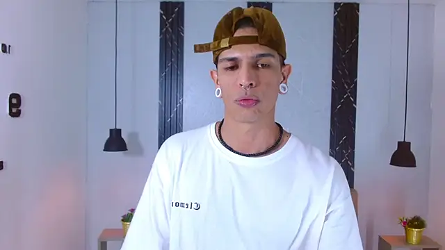 Franvill Trato online show from 10.14.25