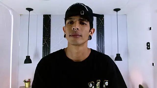 Snapshot of Franvill_Trato chatting on 02.25.26 Franvill Trato online show from 02.25.26