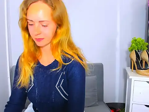 LyraHotty online show from 10.24.25