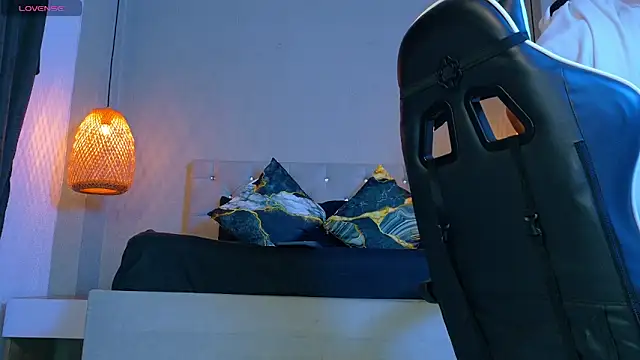 Thaiel Fosteer online show from 02.27.26