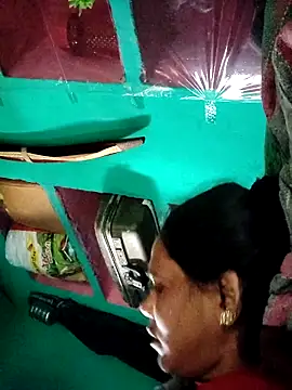 Snapshot of Pooja750 chatting on 03.01.26 Pooja750 online show from 03.01.26