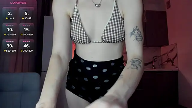 Snapshot of Miriamleroy_ chatting on 10.09.25 Miriamleroy online show from 10.09.25