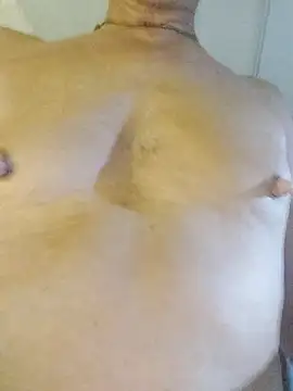 Snapshot of slaveman4you chatting on 10.20.25 slaveman4you online show from 10.20.25