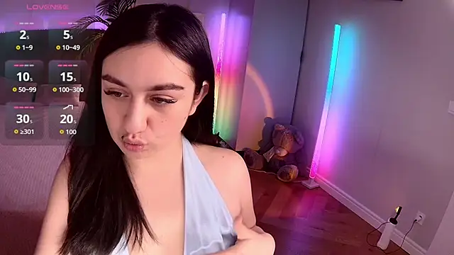 Lola Sparks online show from 09.13.25