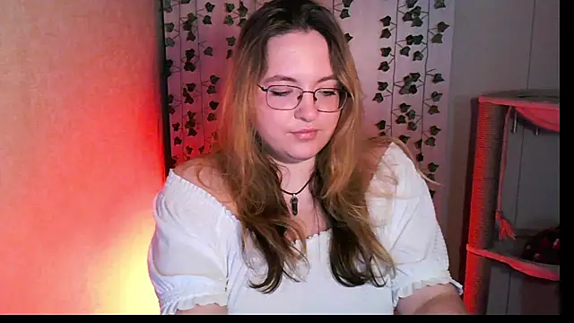 Snapshot of ZayaRush chatting on 10.05.25 ZayaRush online show from 10.05.25