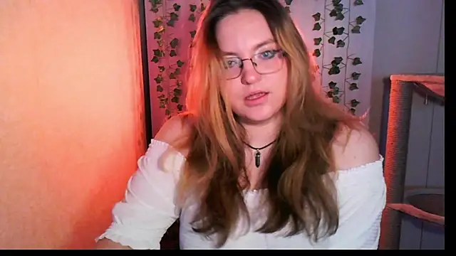 Snapshot of ZayaRush chatting on 10.09.25 ZayaRush online show from 10.09.25