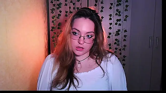 Snapshot of ZayaRush chatting on 10.12.25 ZayaRush online show from 10.12.25