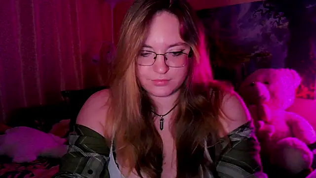 Snapshot of ZayaRush chatting on 11.03.25 ZayaRush online show from 11.03.25