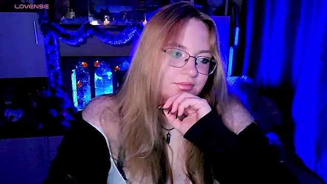 Snapshot of ZayaRush chatting on 11.24.25 ZayaRush online show from 11.24.25