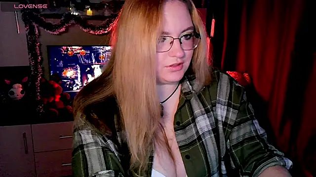 Snapshot of ZayaRush chatting on 11.27.25 ZayaRush online show from 11.27.25