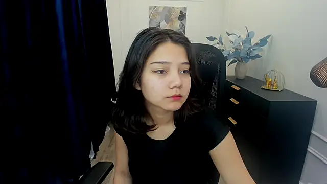 Snapshot of ElliVensda chatting on 09.16.25 ElliVensda online show from 09.16.25