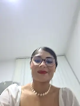 LaiaTorres1 online show from 10.22.25