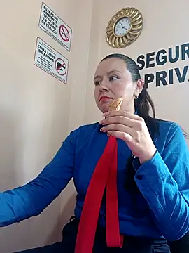 Hannah-colx online show from 10.11.25