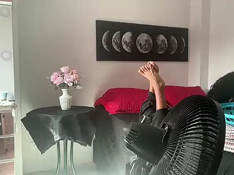 Snapshot of sexycalipso chatting on 09.17.25 sexycalipso online show from 09.17.25