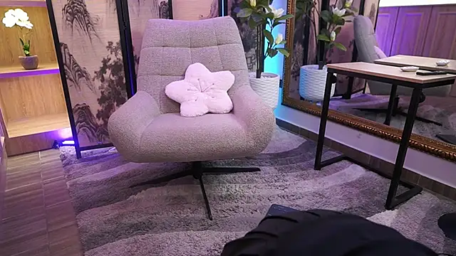 GiaNovak online show from 11.22.25