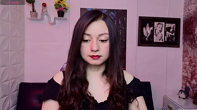 Snapshot of Eva_Roussell chatting on 05.19.26 Eva Roussell online show from 05.19.26