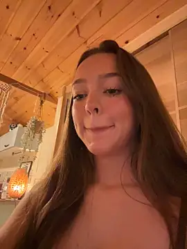 Snapshot of LillieOlive chatting on 09.20.25 LillieOlive online show from 09.20.25