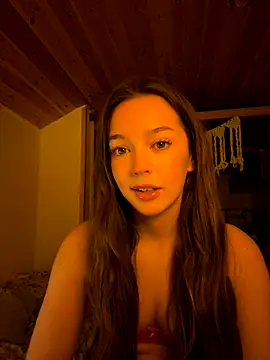 Snapshot of LillieOlive chatting on 11.06.25 LillieOlive online show from 11.06.25