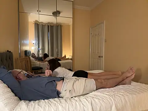 Snapshot of ViksaxBram chatting on 09.24.25 ViksaxBram online show from 09.24.25